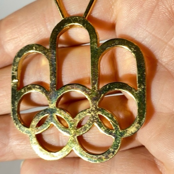 Vintage 1976 Olympic Game Rings  Gold Plated Pendant Necklace Cojo 1976 Montreal - Picture 3 of 13